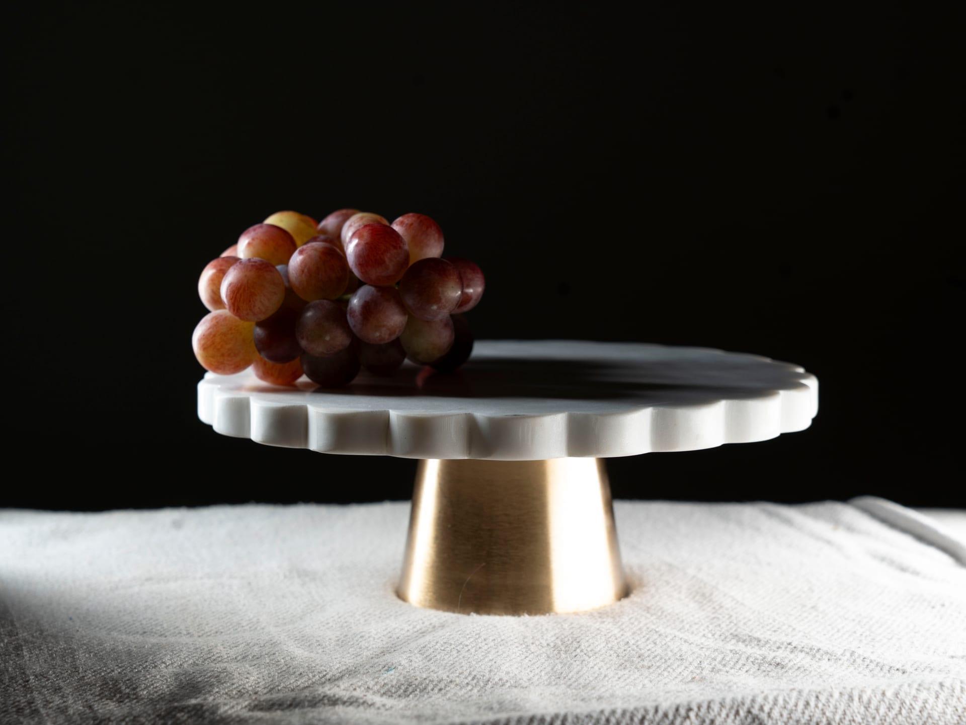 scallop-marble-cake-stand